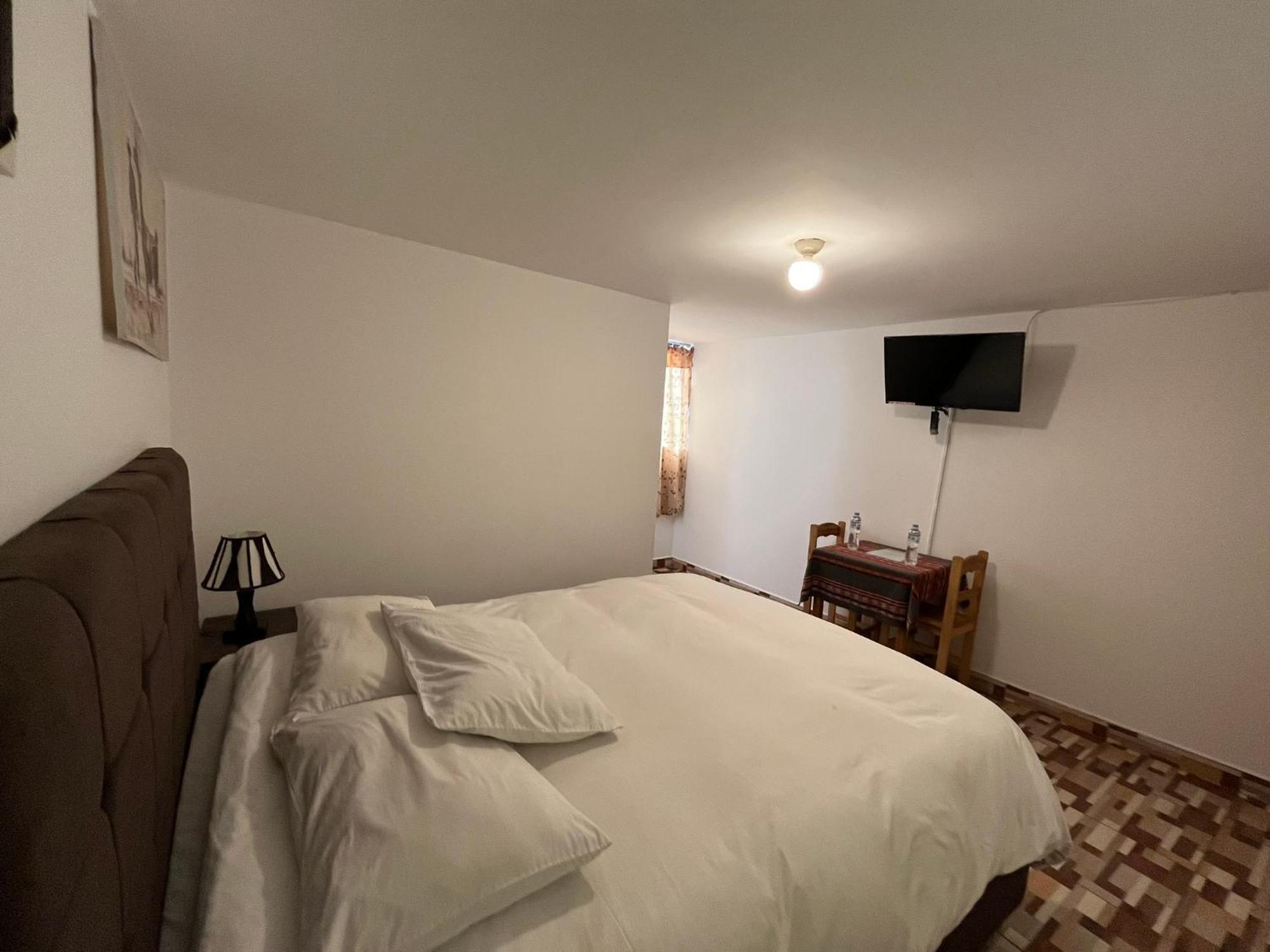 Hostal Apu Qhawarina 奥兰太坦波 外观 照片