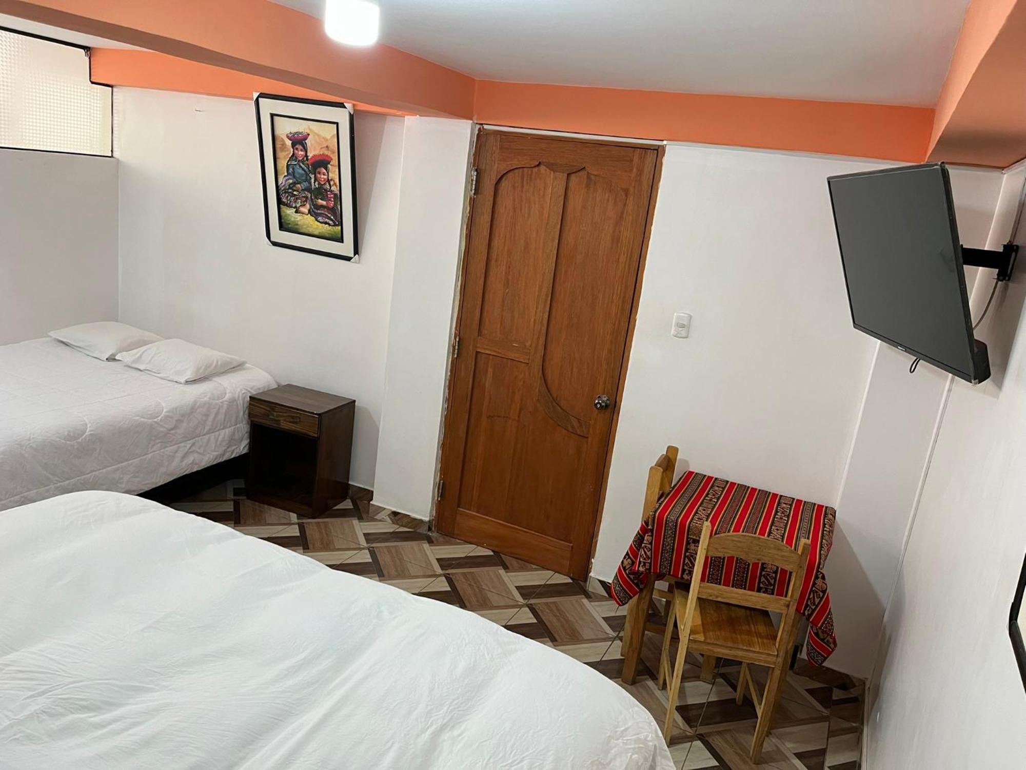 Hostal Apu Qhawarina 奥兰太坦波 外观 照片