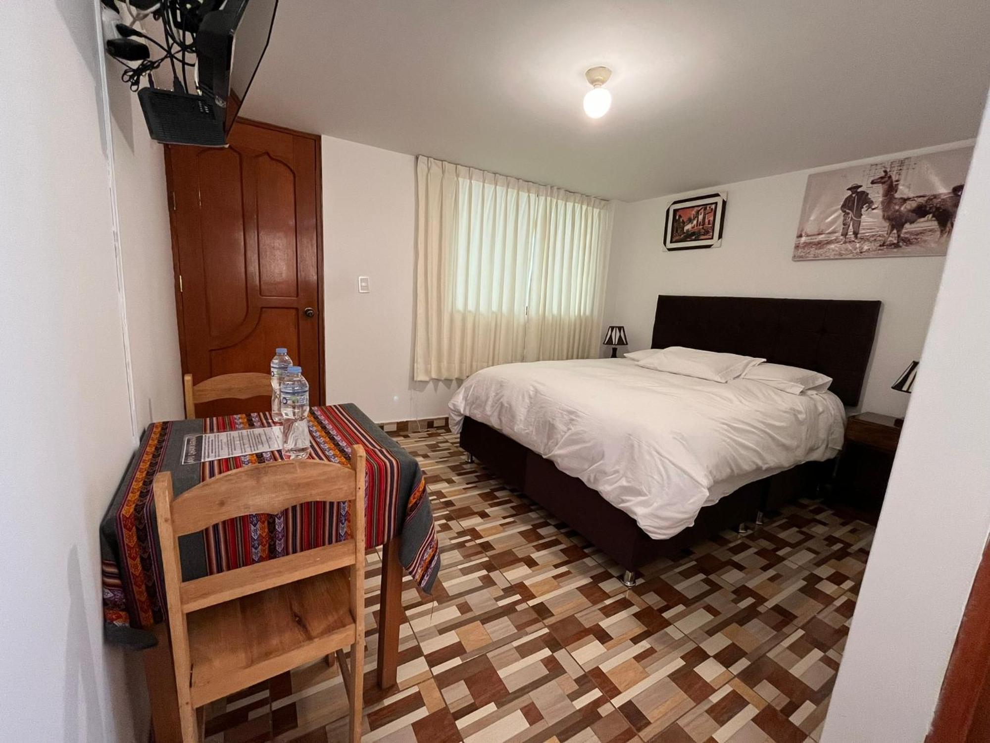 Hostal Apu Qhawarina 奥兰太坦波 外观 照片