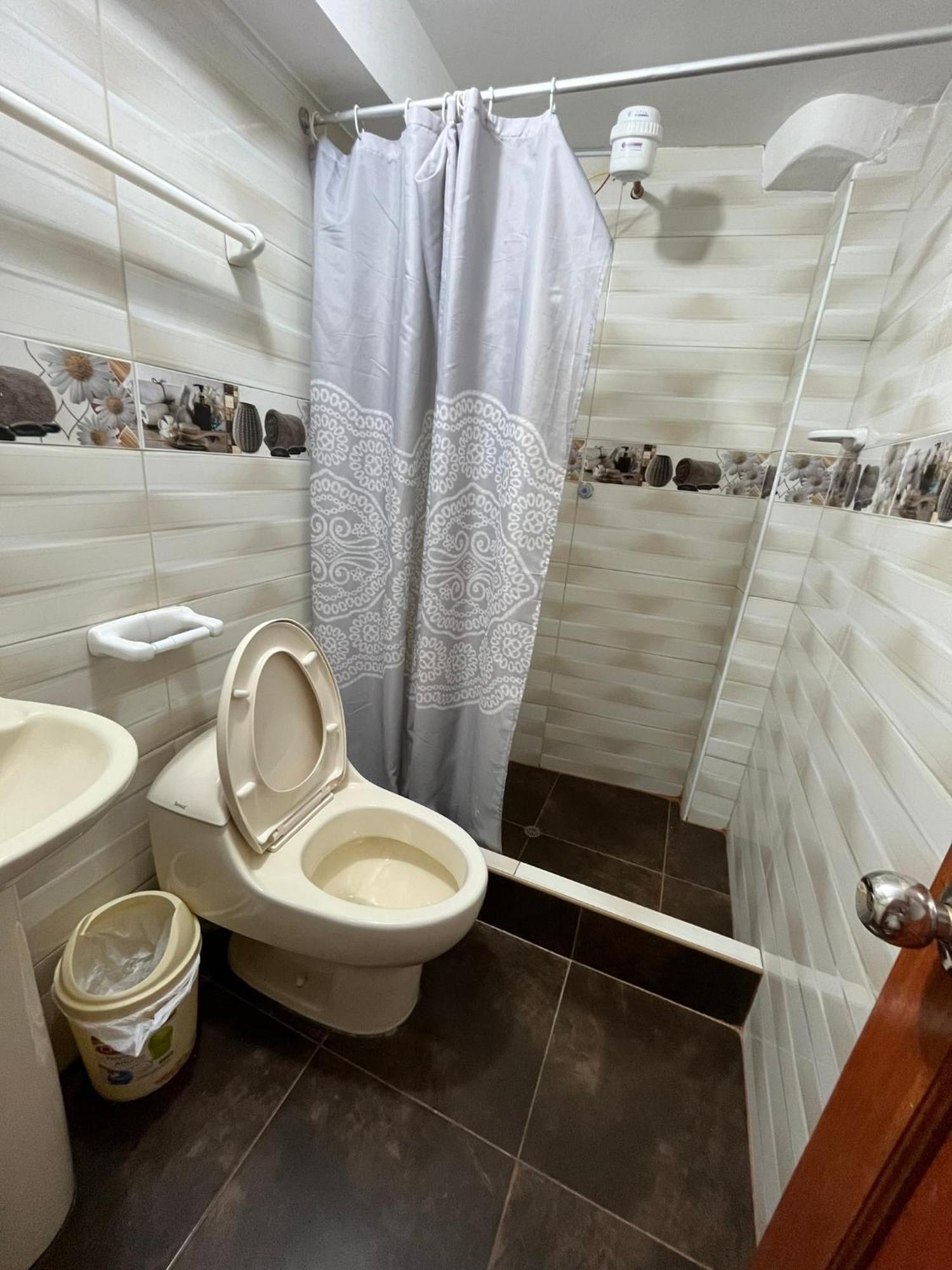 Hostal Apu Qhawarina 奥兰太坦波 外观 照片