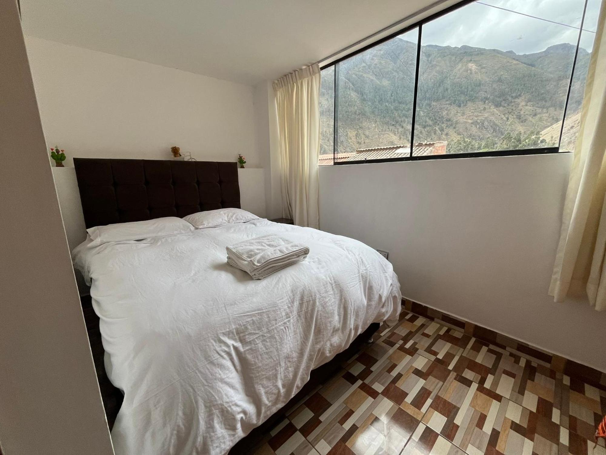 Hostal Apu Qhawarina 奥兰太坦波 外观 照片